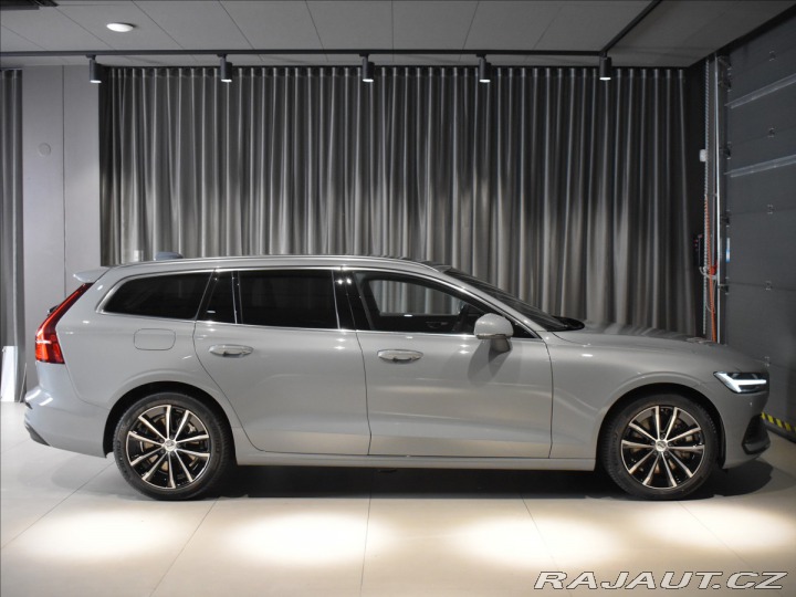 Volvo V60 2,0 T6 Core 2025