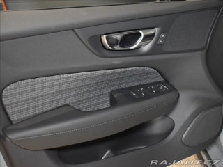 Volvo V60 2,0 T6  Core 2025
