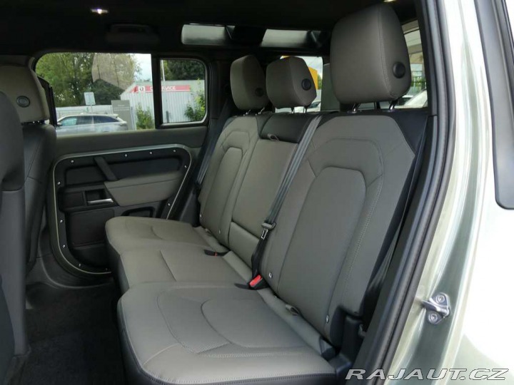 Land Rover Defender 110 3,0 X-Dynamic SE D250 2026