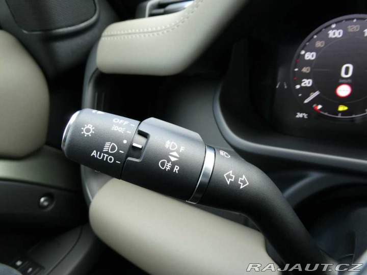 Land Rover Defender 110 3,0 X-Dynamic SE D250 2026