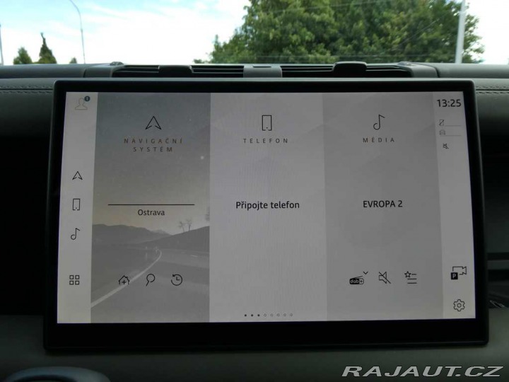 Land Rover Defender 110 3,0 X-Dynamic SE D250 2026