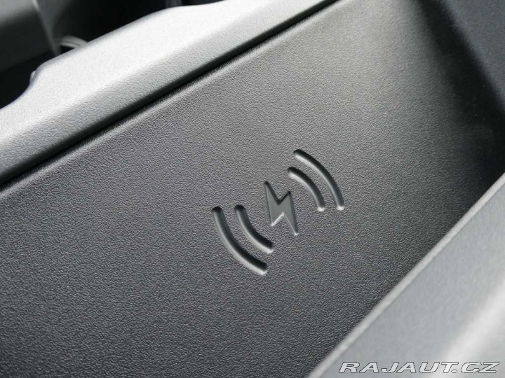 Land Rover Defender 110 3,0 X-Dynamic SE D250 2026