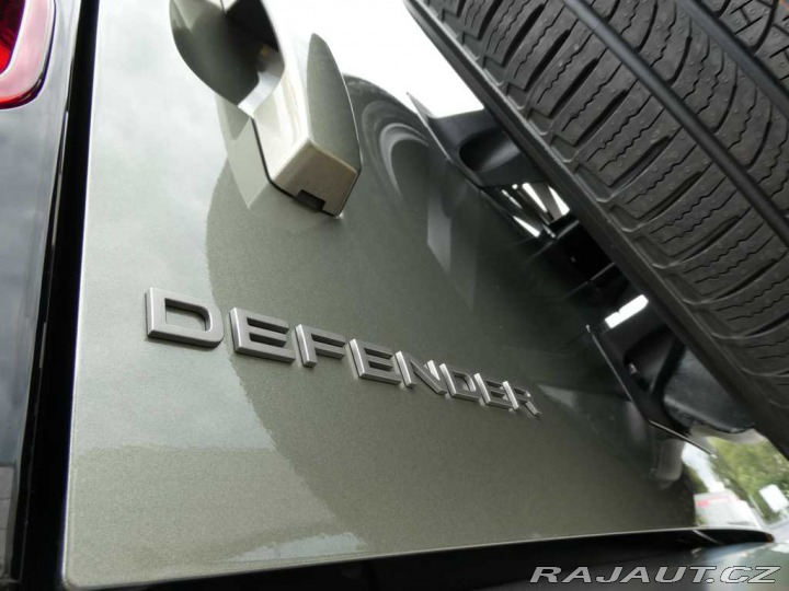 Land Rover Defender 110 3,0 X-Dynamic SE D250 2026