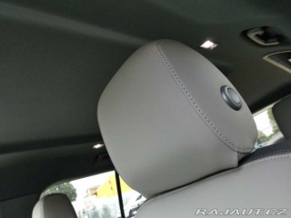 Land Rover Defender 110 3,0 X-Dynamic SE D250 2025
