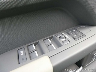 Land Rover Defender 110 3,0 X-Dynamic SE D250 2025