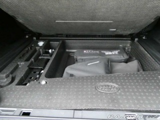 Land Rover Defender 110 3,0 X-Dynamic SE D250 2025