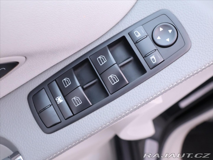 Mercedes-Benz R 3,0 320CDI 165kW Aut. 4Ma 2009