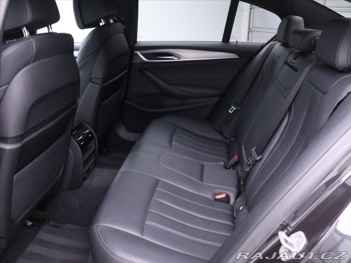 BMW 5 2,0 530e xDrive AT 2022