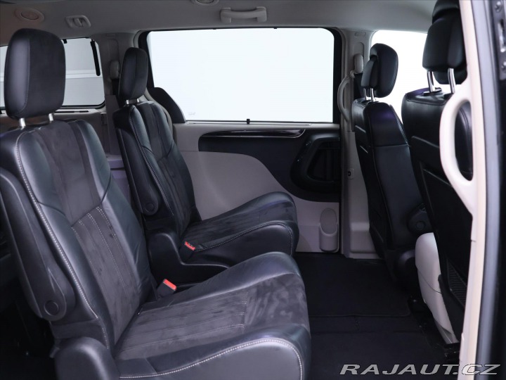 Lancia Ostatní modely Voyager 2,8 CRD 120kW Platinum 7- 2012