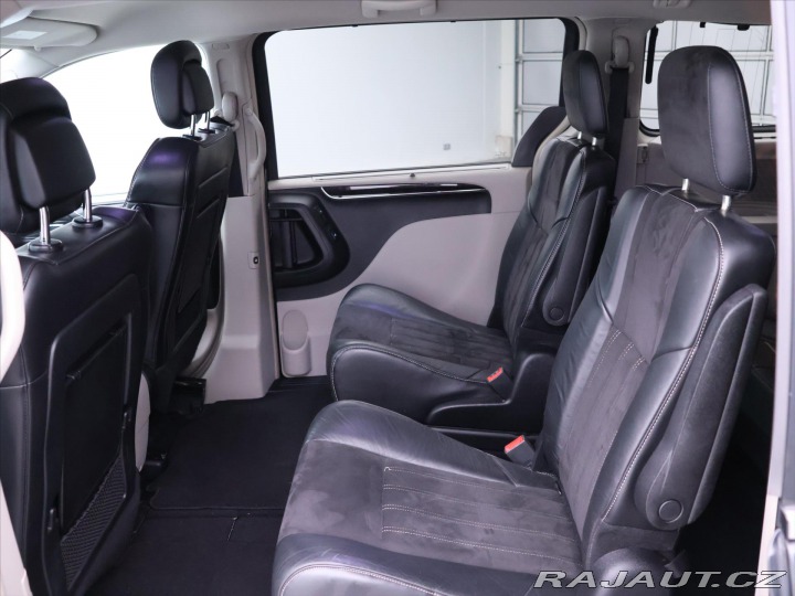 Lancia Ostatní modely Voyager 2,8 CRD 120kW Platinum 7- 2012