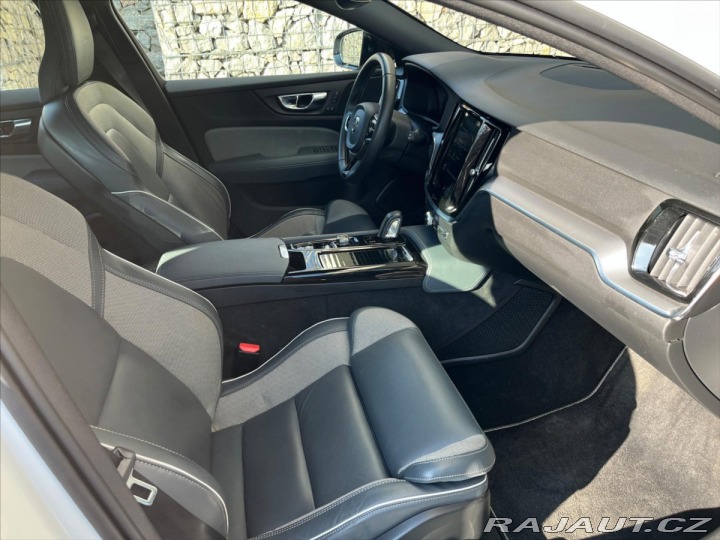 Volvo V60 2,0 T6 4x4 TwinEngine R 2020