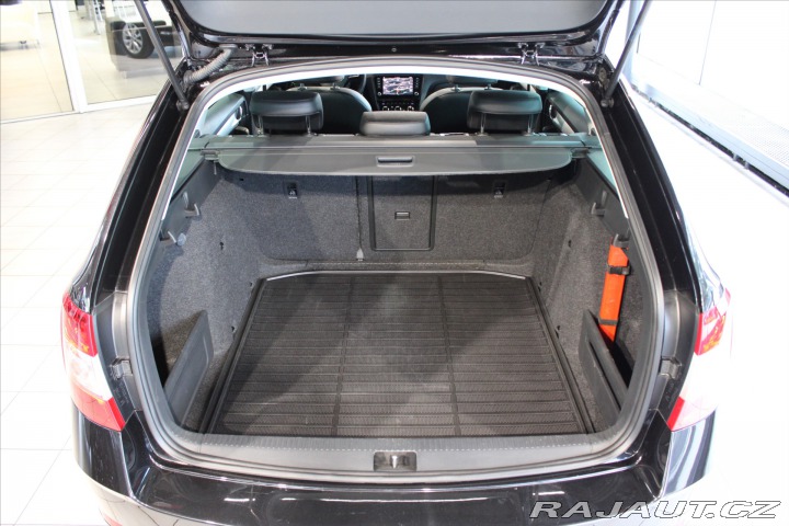 Škoda Octavia 1.6 TDi DSG Navi / Pano / 2019