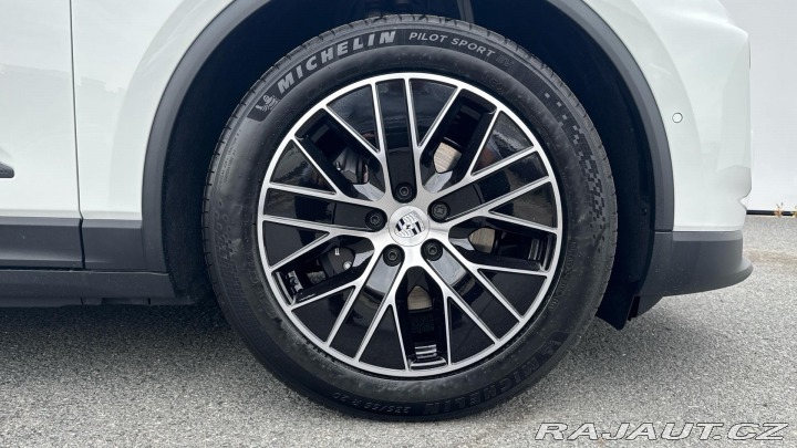 Porsche Macan 4 2025