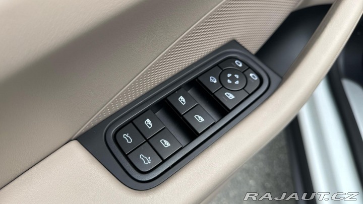 Porsche Macan 4 2025