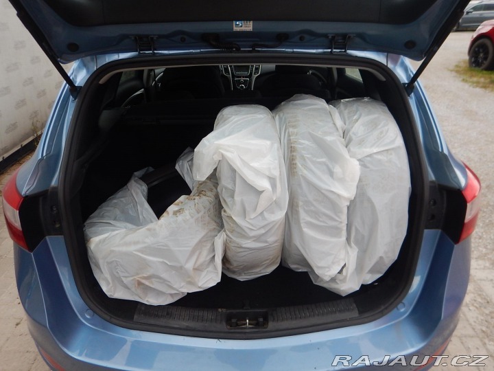 Hyundai i30 1.6i 16V, ČR, KLIMA 2013