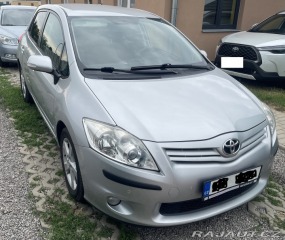 Toyota Auris E15 2011