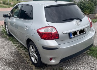 Toyota Auris E15 2011
