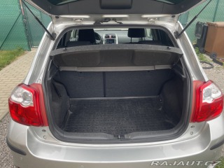 Toyota Auris E15 2011
