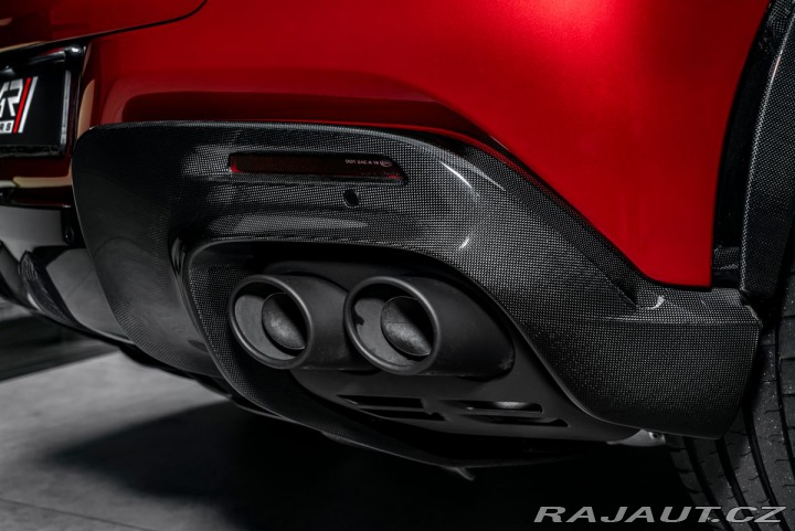 Ferrari Purosangue Rosso Fuoco 2024