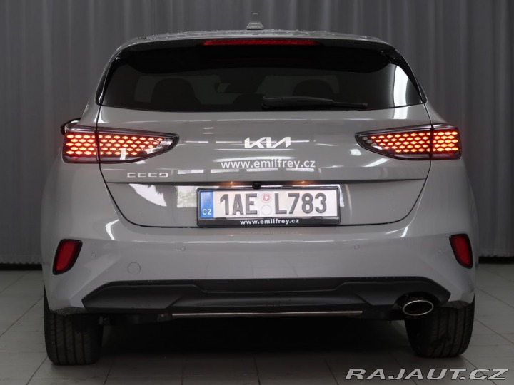 Kia Ceed EDICE 30 - K odběru IHNED 2025