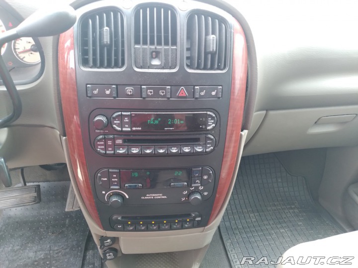Chrysler Grand Voyager 2.8 CRD LIMITED AT,AC,ČR 2004