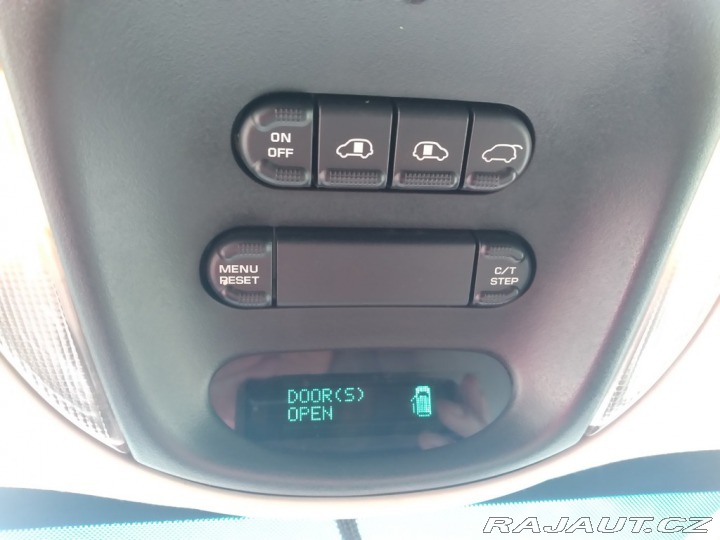Chrysler Grand Voyager 2.8 CRD LIMITED AT,AC,ČR 2004