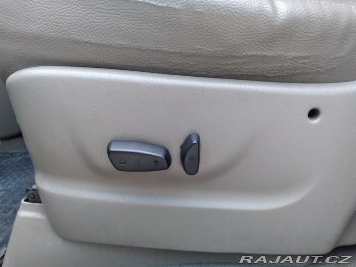 Chrysler Grand Voyager 2.8 CRD LIMITED AT,AC,ČR 2004