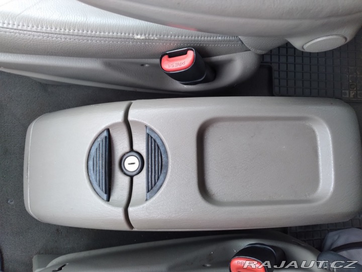 Chrysler Grand Voyager 2.8 CRD LIMITED AT,AC,ČR 2004