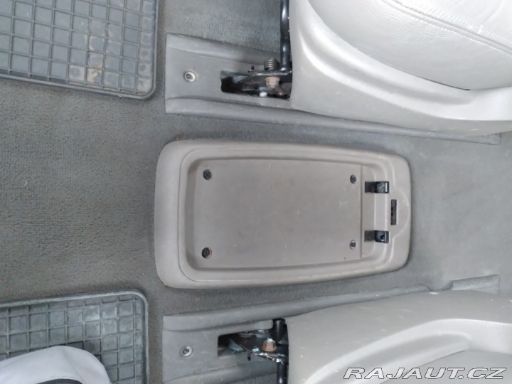 Chrysler Grand Voyager 2.8 CRD LIMITED AT,AC,ČR 2004