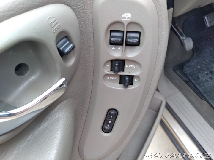 Chrysler Grand Voyager 2.8 CRD LIMITED AT,AC,ČR 2004