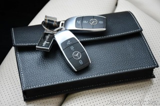 Mercedes-Benz EQC 400 4MATIC HUD ČR 2021