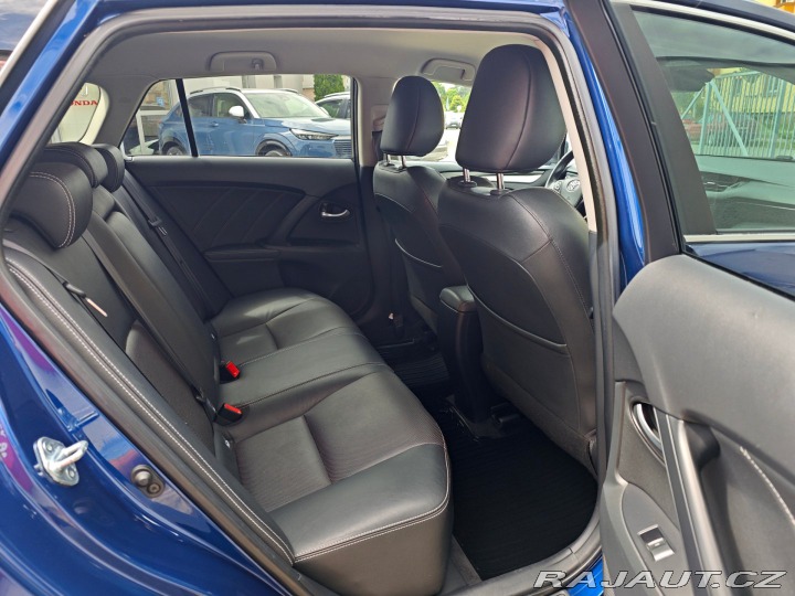 Toyota Avensis 1.8 VVT-i Executive Kamer 2015