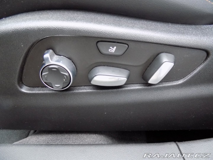 Cadillac Ostatní modely XT4 2.0i/AWD/Full-Led/NAVI/ 2022