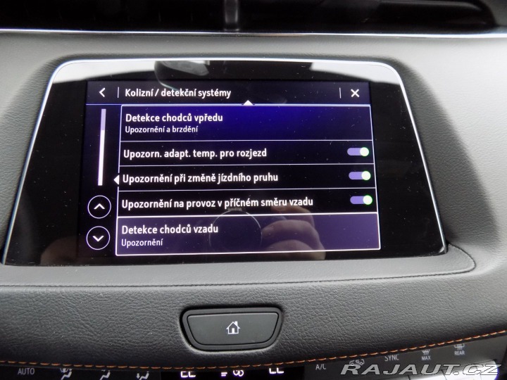 Cadillac Ostatní modely XT4 2.0i/AWD/Full-Led/NAVI/ 2022
