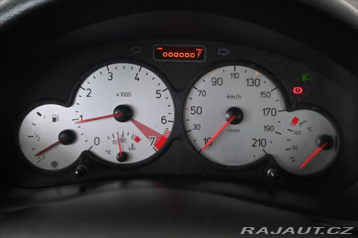 Peugeot 206 1,6 i 16V 80kW TAŽNÉ 2003