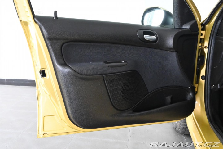 Peugeot 206 1,6 i 16V 80kW TAŽNÉ 2003