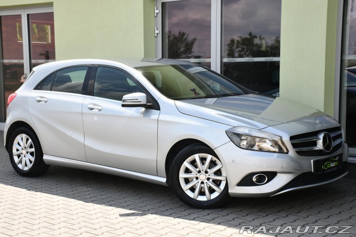 Mercedes-Benz A 180 VYHŘ. SEDAČKY PARK SE 2013