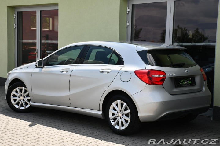 Mercedes-Benz A 180 VYHŘ. SEDAČKY PARK SE 2013