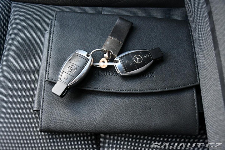 Mercedes-Benz A 180 VYHŘ. SEDAČKY PARK SE 2013