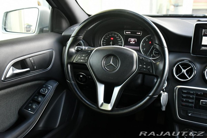 Mercedes-Benz A 180 VYHŘ. SEDAČKY PARK SE 2013