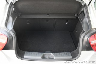 Mercedes-Benz A 180 VYHŘ. SEDAČKY PARK SE 2013