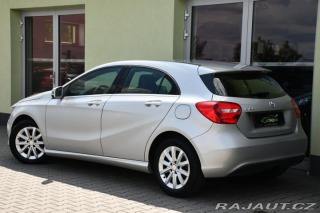 Mercedes-Benz A 180 VYHŘ. SEDAČKY PARK SE 2013