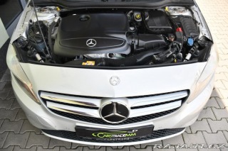 Mercedes-Benz A 180 VYHŘ. SEDAČKY PARK SE 2013