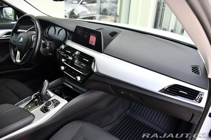 BMW 5 520d xD SERV. KNÍŽKA A/T 2019