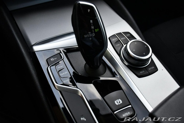 BMW 5 520d xD SERV. KNÍŽKA A/T 2019