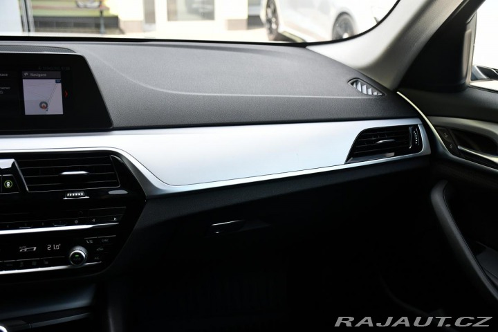 BMW 5 520d xD SERV. KNÍŽKA A/T 2019