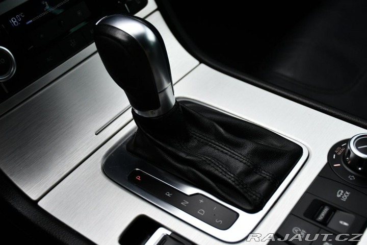 Volkswagen Touareg 3.0TDi 4M A/T VZDUCH TAŽN 2011