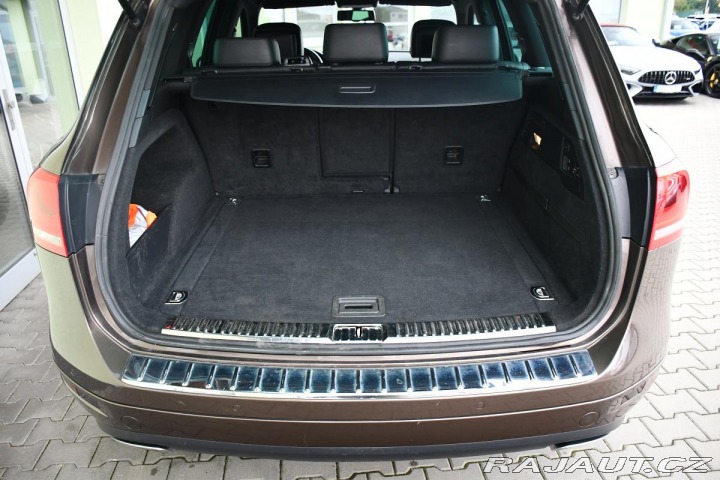 Volkswagen Touareg 3.0TDi 4M A/T VZDUCH TAŽN 2011