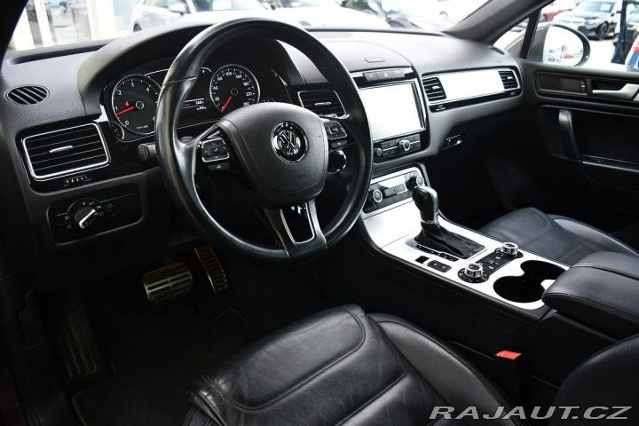 Volkswagen Touareg 3.0TDi 4M A/T VZDUCH TAŽN 2011