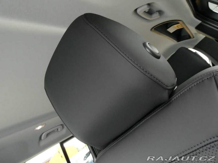 Land Rover Defender 110 3,0 S D200 2025